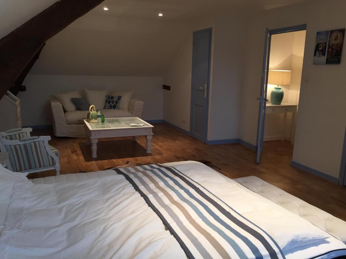 French Correze Moulin Bleu Hotel Saint-Pantaléon-de-Larche Екстериор снимка