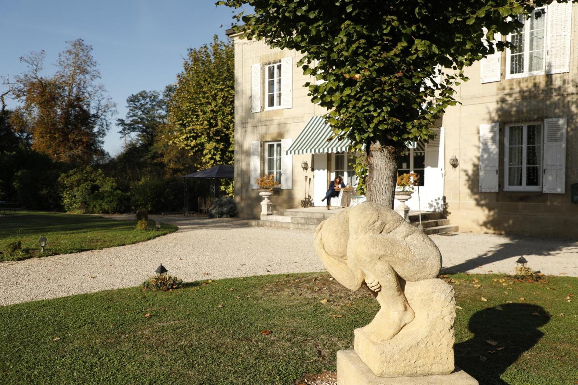 French Correze Moulin Bleu Hotel Saint-Pantaléon-de-Larche Екстериор снимка