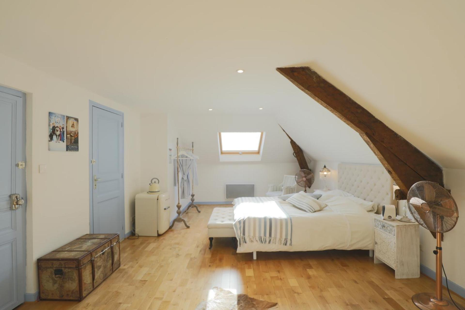 French Correze Moulin Bleu Hotel Saint-Pantaléon-de-Larche Екстериор снимка