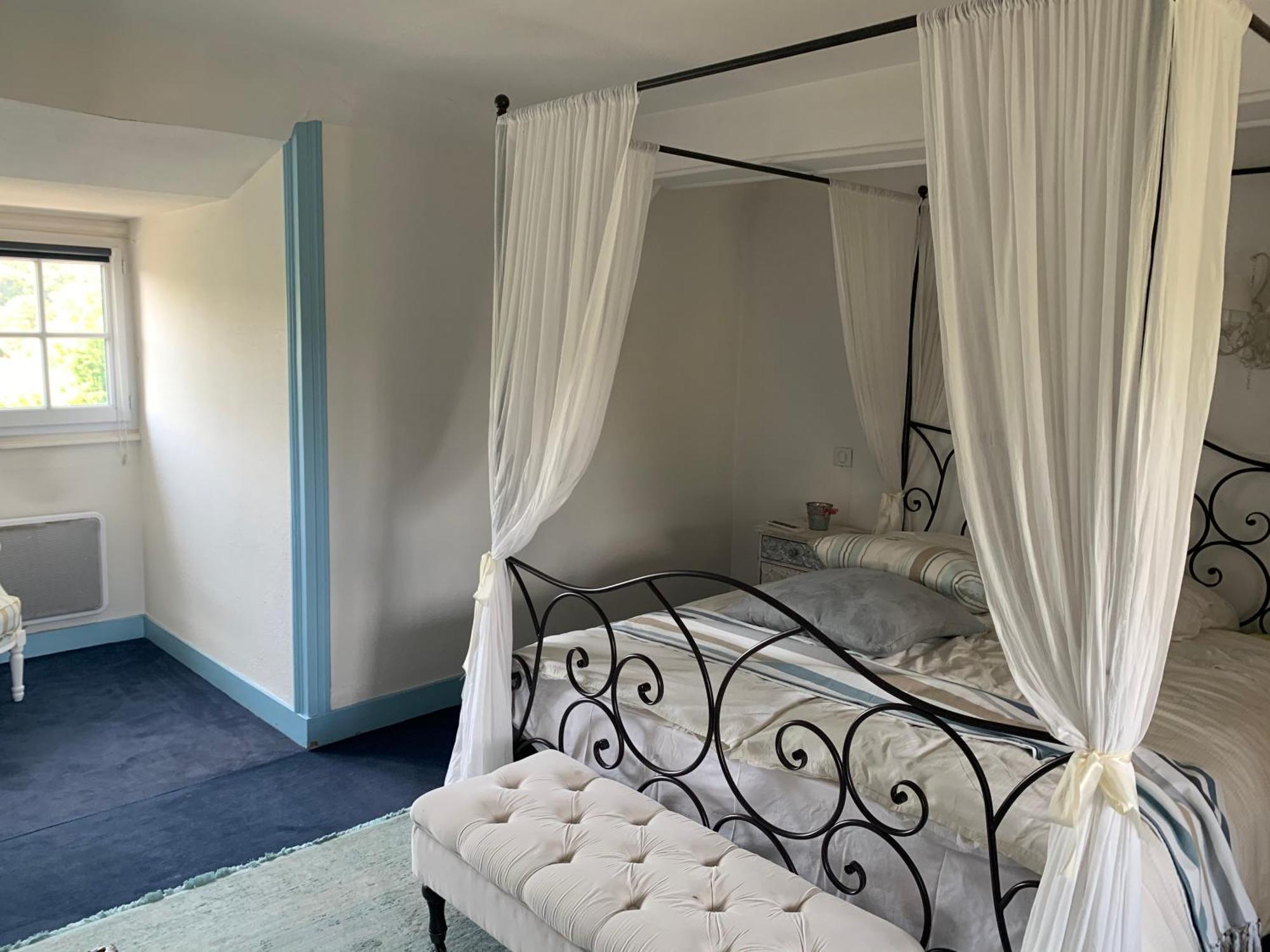 French Correze Moulin Bleu Hotel Saint-Pantaléon-de-Larche Екстериор снимка