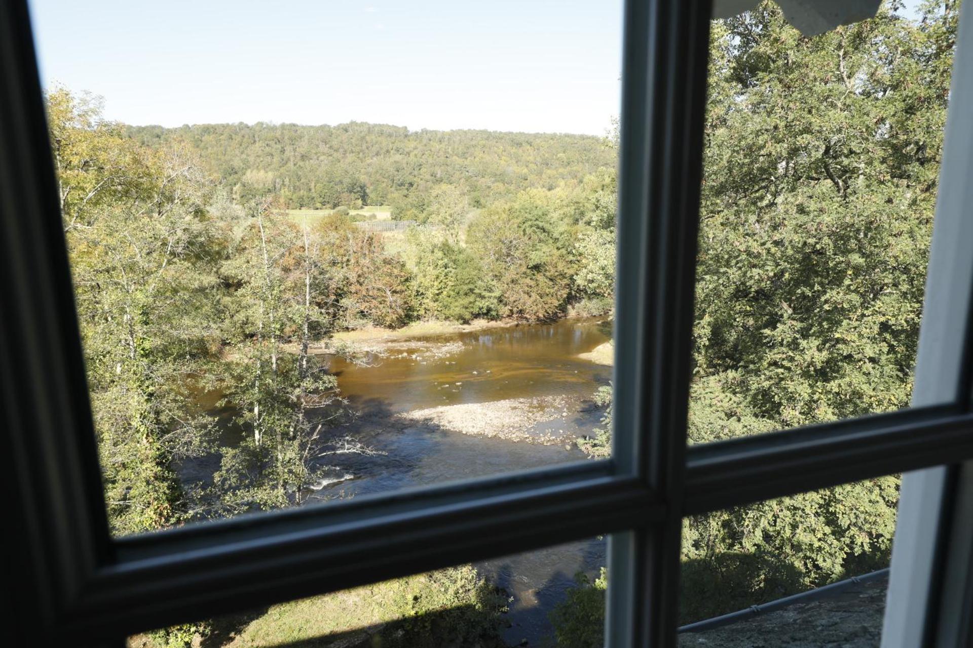 French Correze Moulin Bleu Hotel Saint-Pantaléon-de-Larche Екстериор снимка