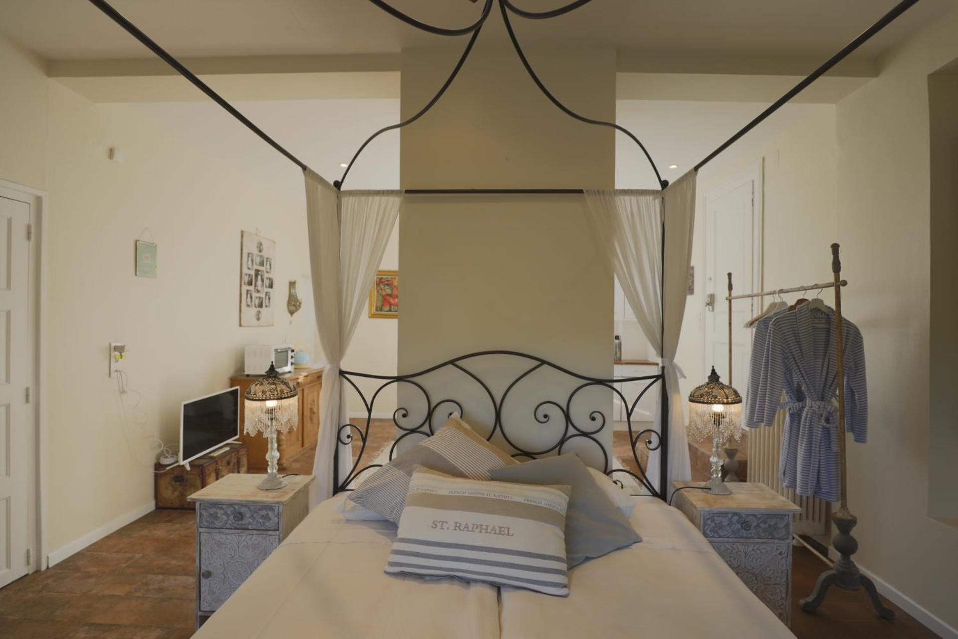 French Correze Moulin Bleu Hotel Saint-Pantaléon-de-Larche Екстериор снимка