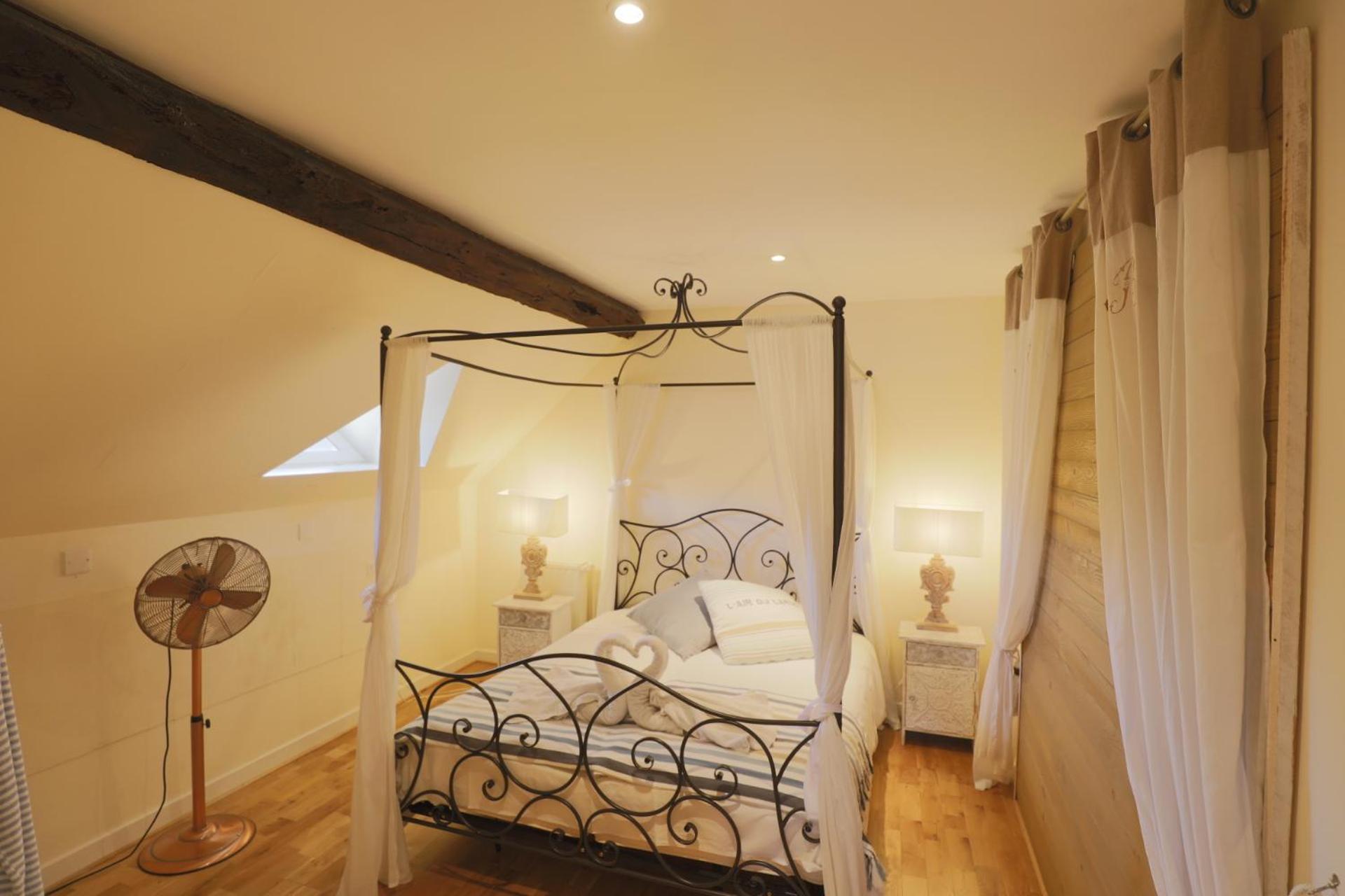 French Correze Moulin Bleu Hotel Saint-Pantaléon-de-Larche Екстериор снимка