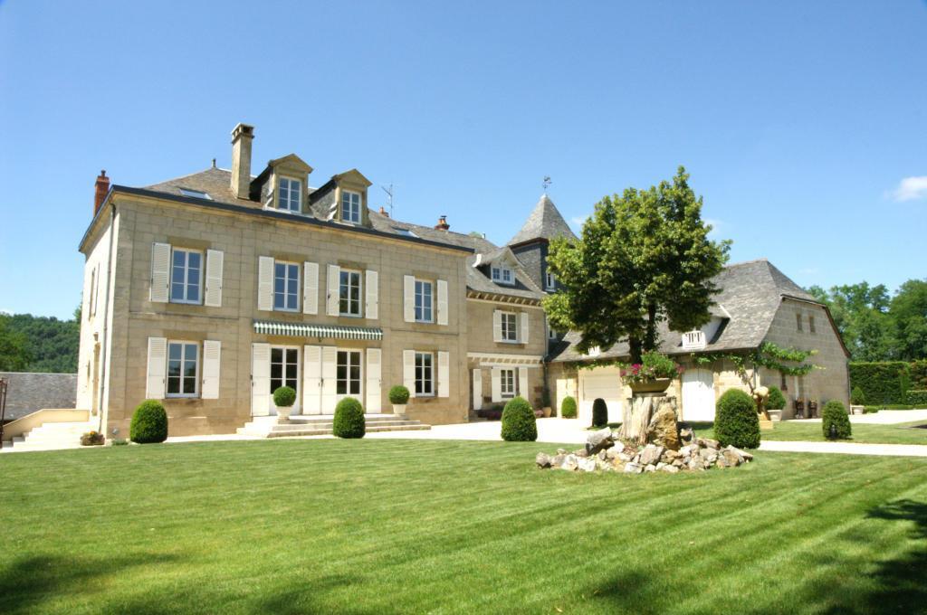 French Correze Moulin Bleu Hotel Saint-Pantaléon-de-Larche Екстериор снимка