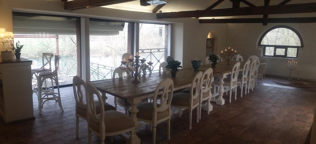 French Correze Moulin Bleu Hotel Saint-Pantaléon-de-Larche Екстериор снимка